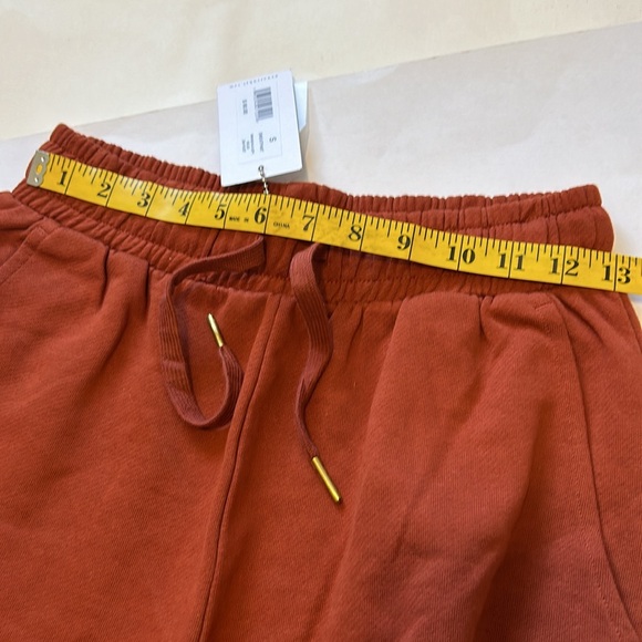 We wore what joggers - Picture 12 of 12